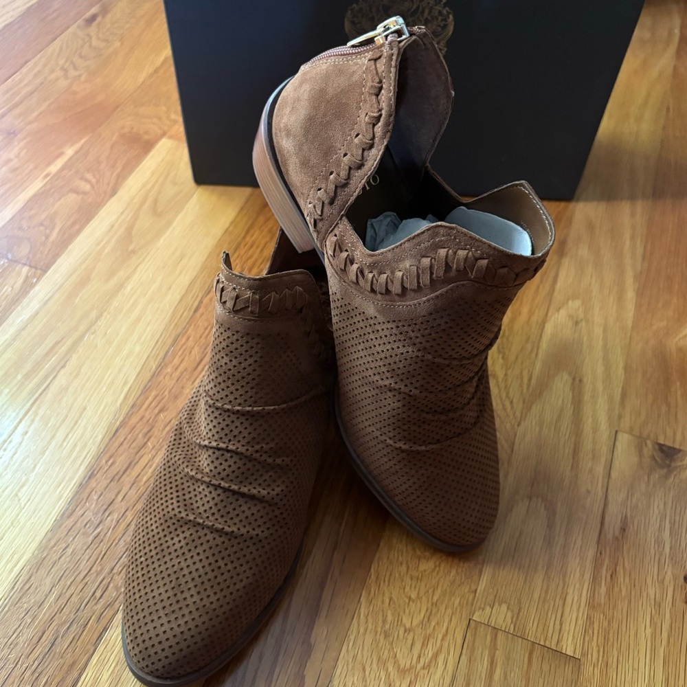 🍁 Vince Camuto Suede Booties - Wide 🍁 - Picture 11 of 14